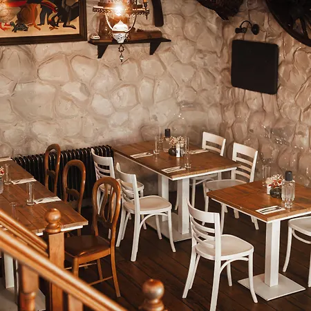 Onderbergen فندق خنت